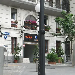 Bed Morelli 49 , Chiaia Naples